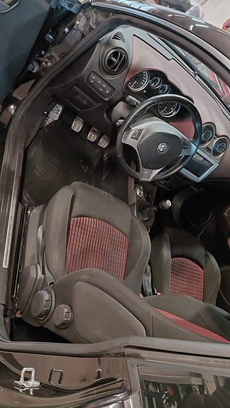 Alfa Romeo MiTo 8 of 18