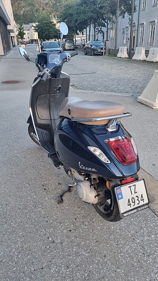 Vespa Primavera 50 4 of 14