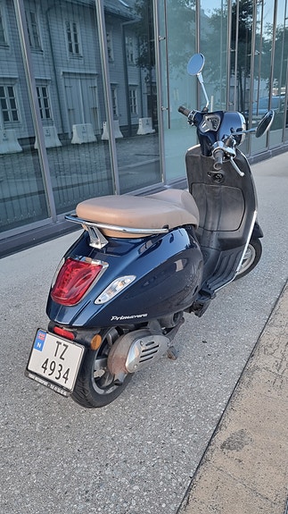 Vespa Primavera 50 8 of 14