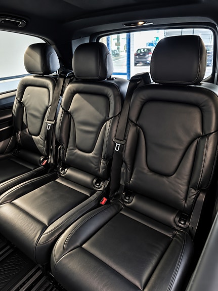 Mercedes-Benz V220 d 13 of 14