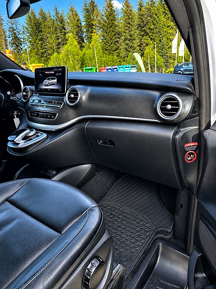 Mercedes-Benz V220 d 9 of 14