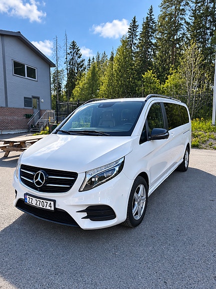 Mercedes-Benz V220 d 2 of 14