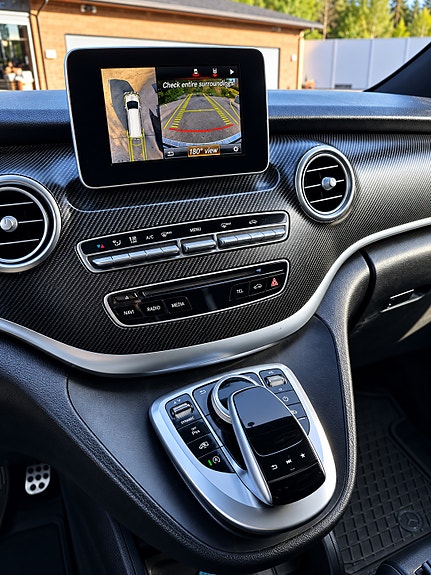 Mercedes-Benz V220 d 8 of 14