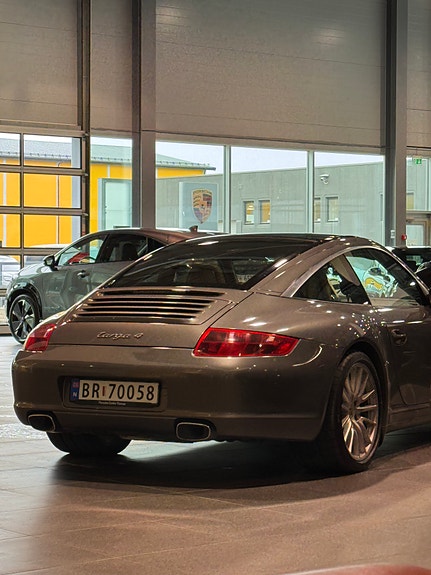 Porsche 911 5 of 13