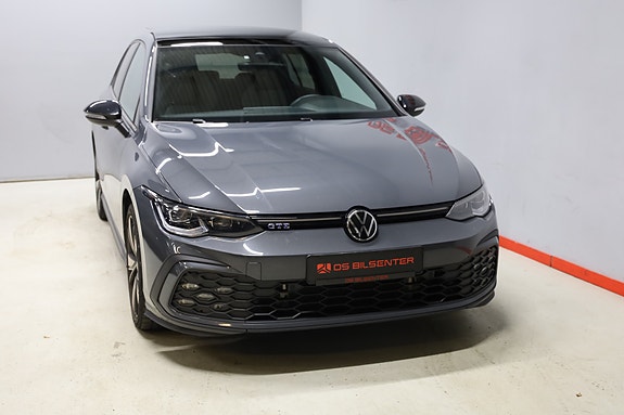 Volkswagen Golf VIII 2 of 12