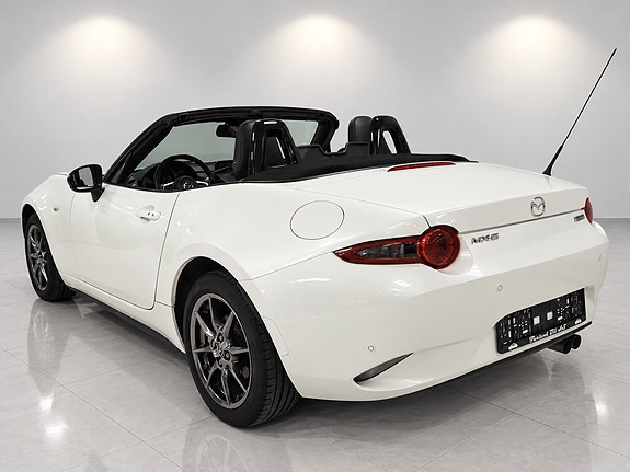 Mazda MX-5 4 of 30