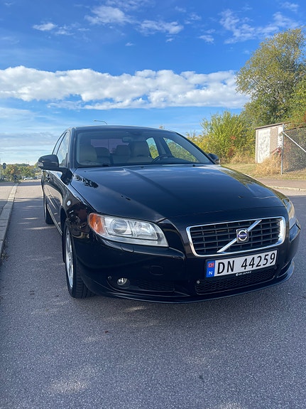 Volvo S80 3 of 11