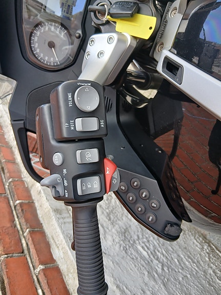 BMW R 1200 RT 3 of 11