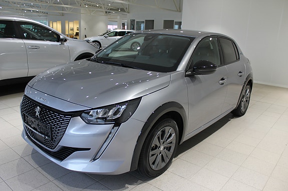 Peugeot e-208 3 of 17