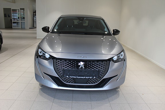 Peugeot e-208 2 of 17