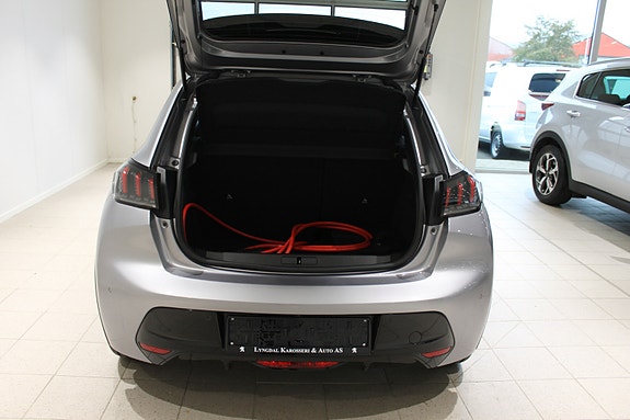 Peugeot e-208 13 of 17