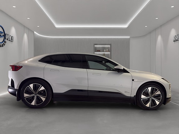 Polestar 4 6 of 30