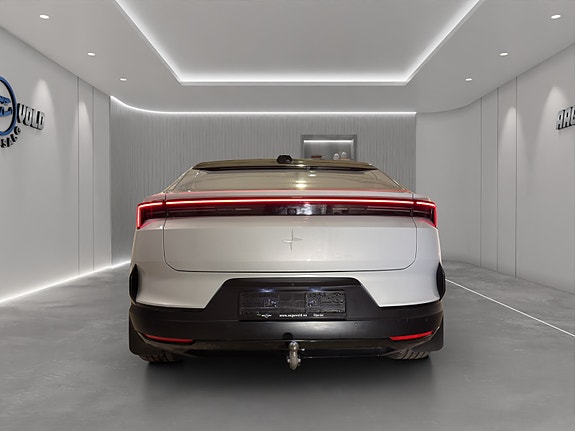 Polestar 4 7 of 30