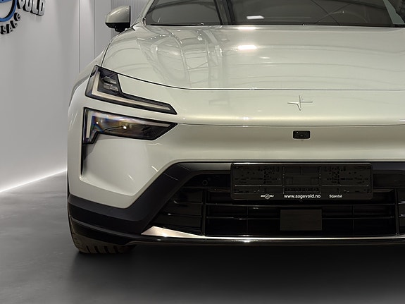 Polestar 4 4 of 30