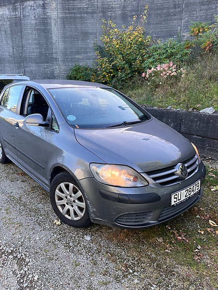 Volkswagen Golf Plus 2 of 5