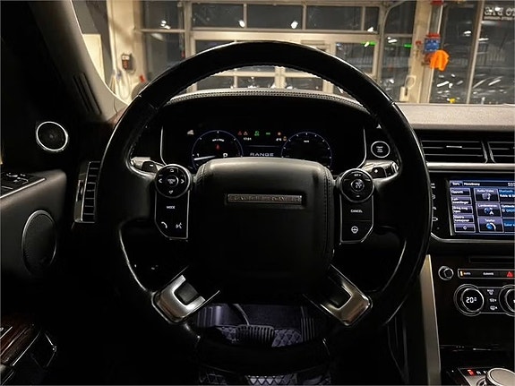 Land Rover Range Rover 12 of 30