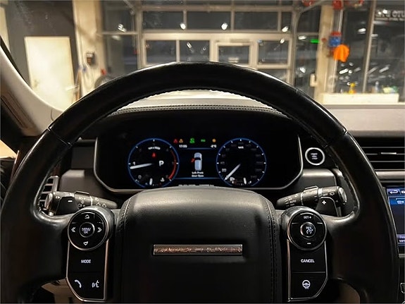 Land Rover Range Rover 14 of 30