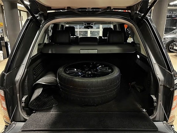 Land Rover Range Rover 8 of 30