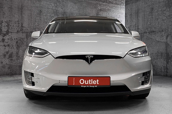 Tesla Model X 2 of 17