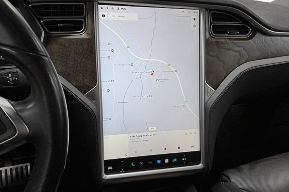 Tesla Model X 11 of 17