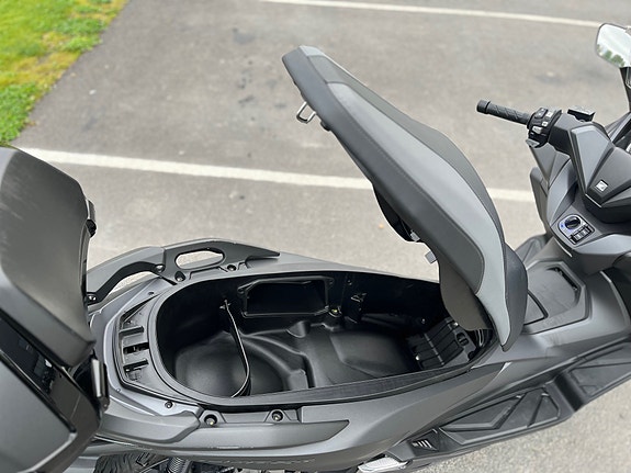 Honda Forza 125 med toppboks 5 of 10