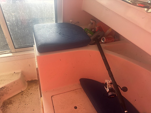 Brukt godt utrustet båt, brukt til hummer og krabbe fiske. 9 of 14