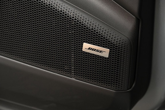 Porsche Macan 17 of 30