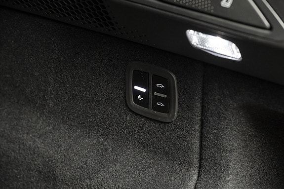 Porsche Macan 29 of 30