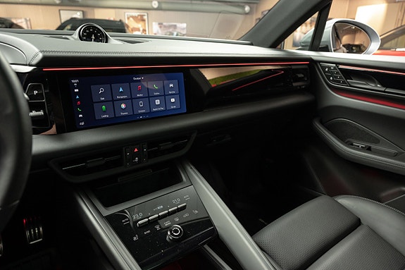 Porsche Macan 11 of 30