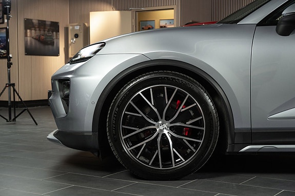 Porsche Macan 8 of 30