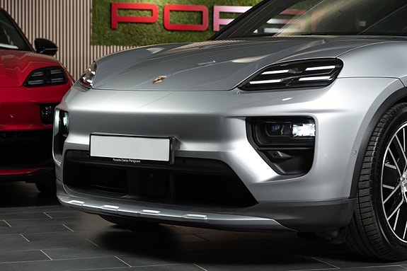 Porsche Macan 9 of 30