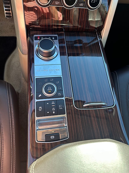 Land Rover Range Rover 13 of 30