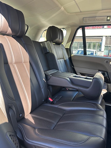 Land Rover Range Rover 26 of 30