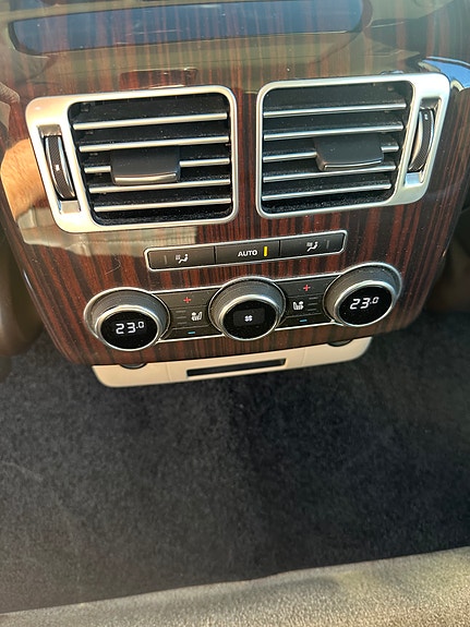 Land Rover Range Rover 18 of 30
