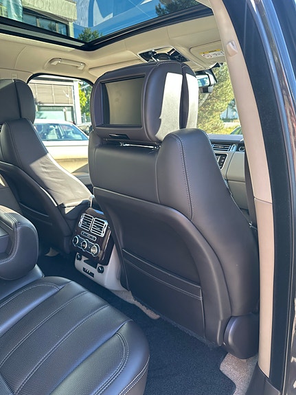 Land Rover Range Rover 27 of 30