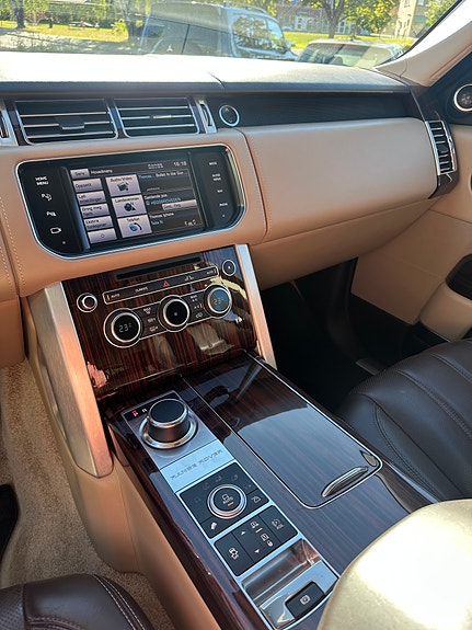 Land Rover Range Rover 11 of 30