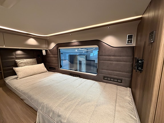 Bilde 46 av KABE Imperial TRAQ i830 LGB