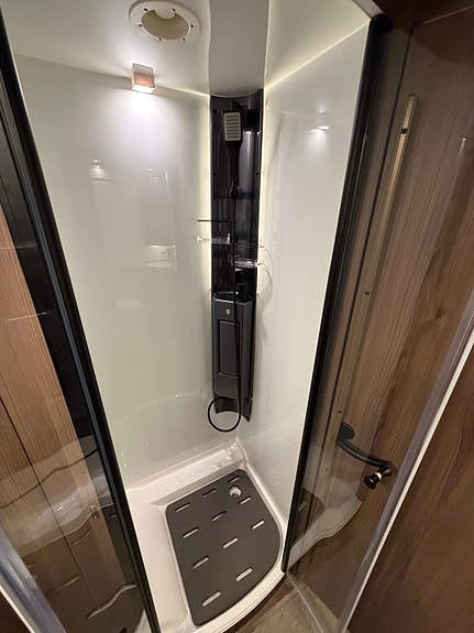 Bilde 39 av KABE Imperial TRAQ i830 LGB