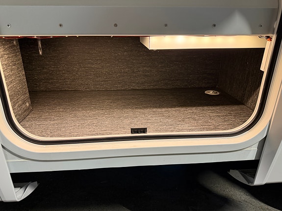 Bilde 11 av KABE Imperial TRAQ i830 LGB