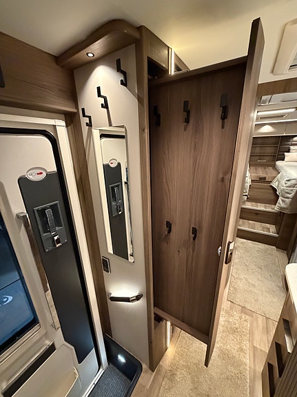 Bilde 28 av KABE Imperial TRAQ i830 LGB