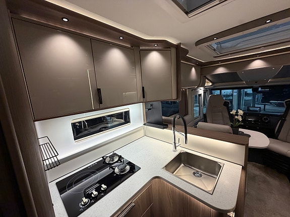 Bilde 31 av KABE Imperial TRAQ i830 LGB