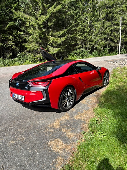 BMW i8 3 of 15