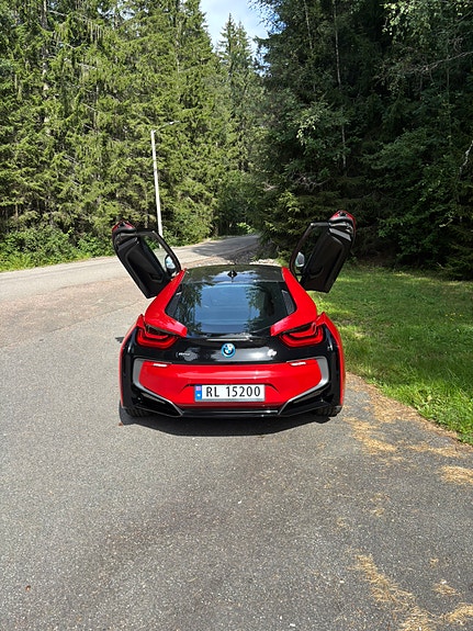 BMW i8 7 of 15