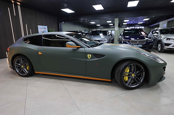 Ferrari FF 12 of 30