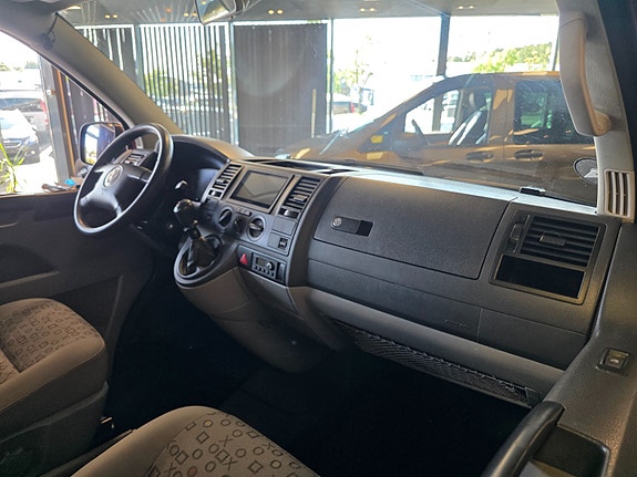 Volkswagen Transporter 8 of 28