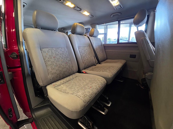 Volkswagen Transporter 12 of 28