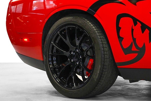 Dodge Challenger 11 of 30