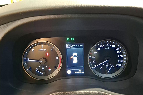 Hyundai Tucson 10 of 25