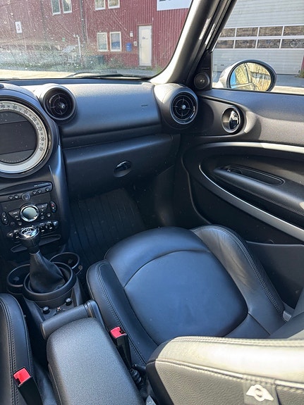 MINI Cooper S 24 of 30