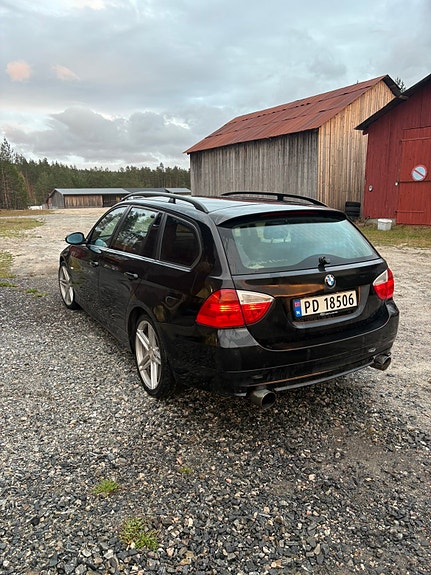 BMW 318i 2 of 15